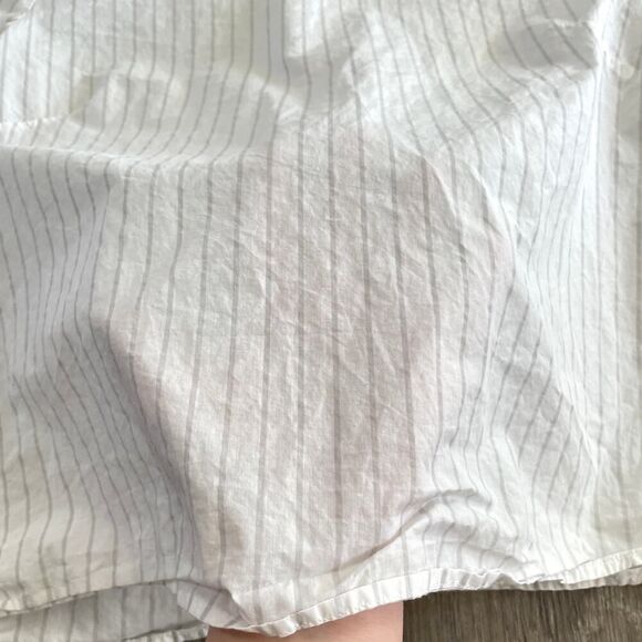 Madewell Pinstriped Ruffled White and Gray Top - Size: Medium - Picture 9 of 11